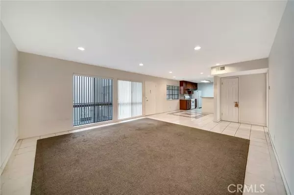 Encino (los Angeles), CA 91316,5315 Zelzah Avenue #6