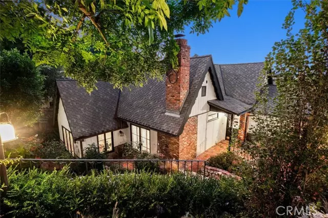 4040 Murietta Avenue, Sherman Oaks, CA 91423