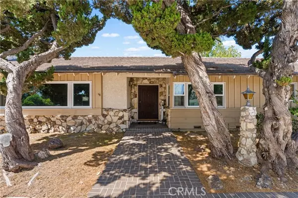 Granada Hills (los Angeles), CA 91344,11223 White Oak Avenue