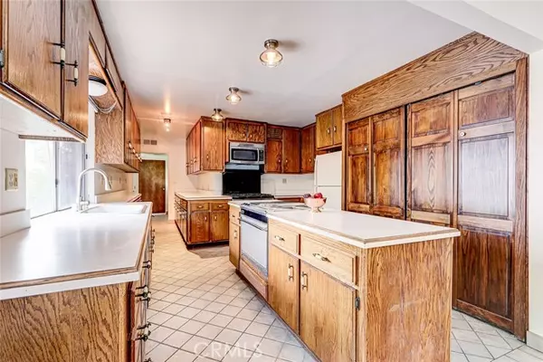 Chatsworth (los Angeles), CA 91311,23403 Lake Manor Drive