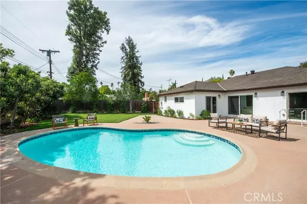 22330 Mobile Street, Woodland Hills (los Angeles), CA 91304