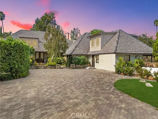 5200 Collier Place, Woodland Hills (los Angeles), CA 91364