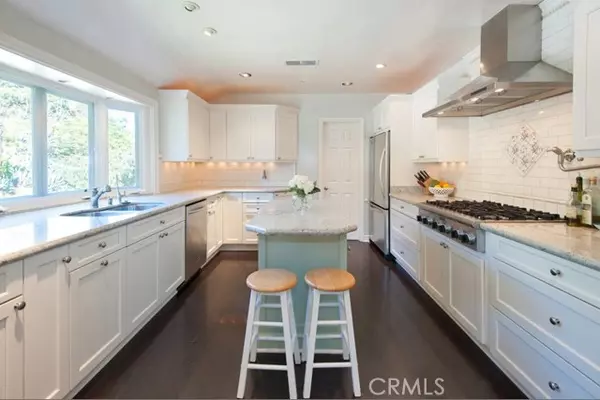 Los Angeles, CA 90068,7120 Pacific View Dr.