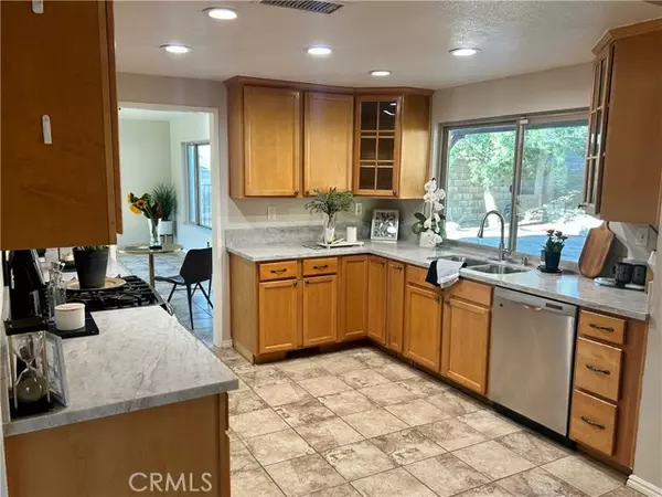 Sylmar (los Angeles), CA 91342,15873 Yarnell St