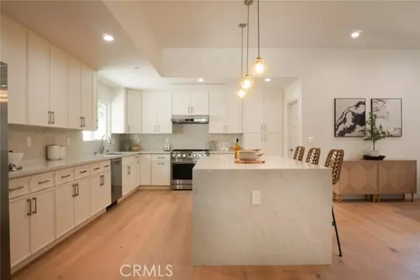 Northridge (los Angeles), CA 91325,17063 Knapp Street