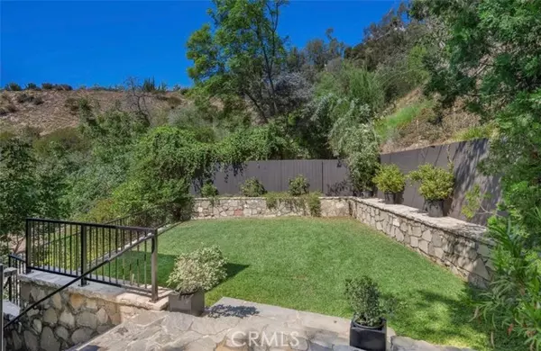 Los Angeles, CA 90069,1782 Viewmont Drive