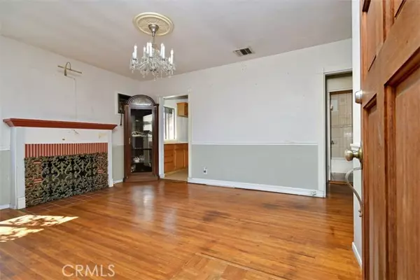 Burbank, CA 91505,1121 N Frederic Street