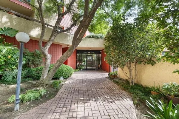 3961 Via Marisol #233, Los Angeles, CA 90042