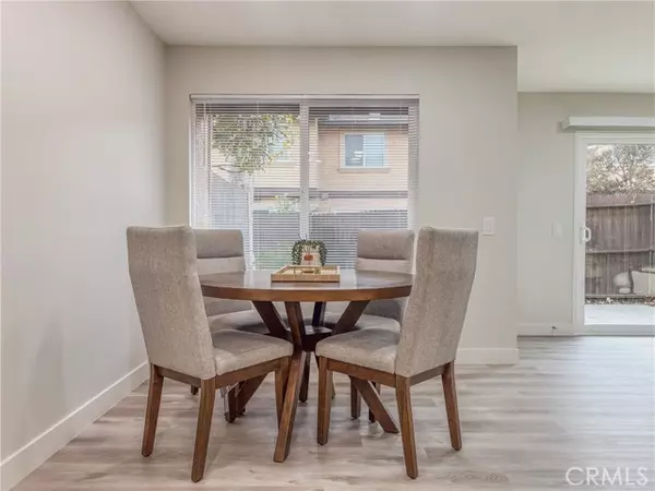 North Hollywood (los Angeles), CA 91605,12302 Runnymede Street #4