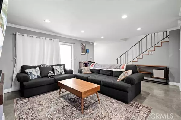 Los Angeles, CA 91401,6332 Fulton #109