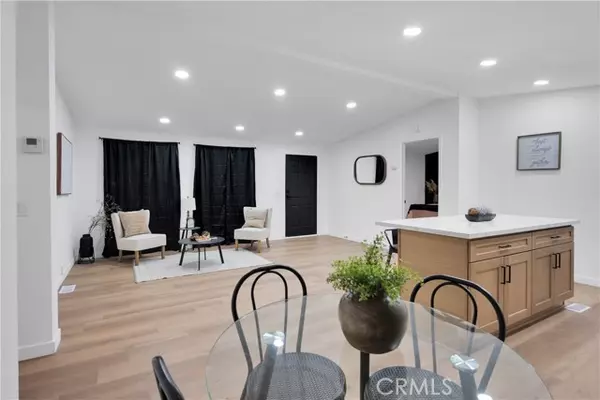 Lancaster, CA 93535,45800 Challenger Way #171