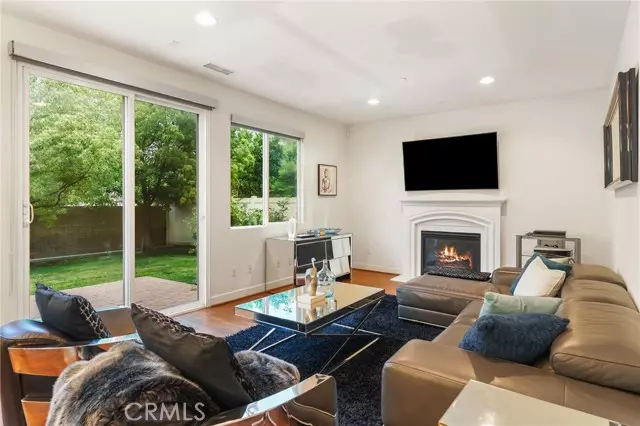 18141 Topham Street, Tarzana (los Angeles), CA 91335