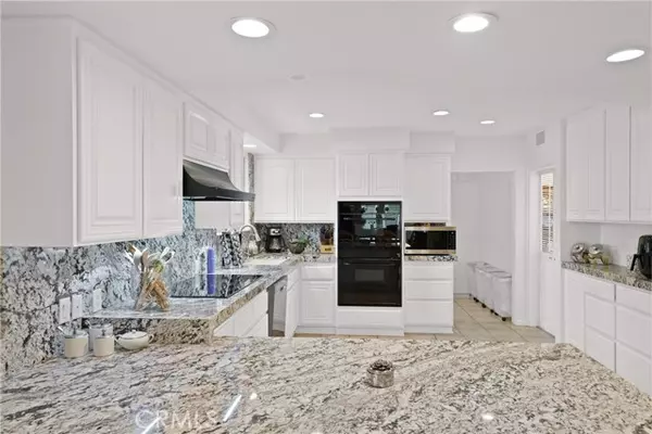 Northridge (los Angeles), CA 91325,17654 Knapp
