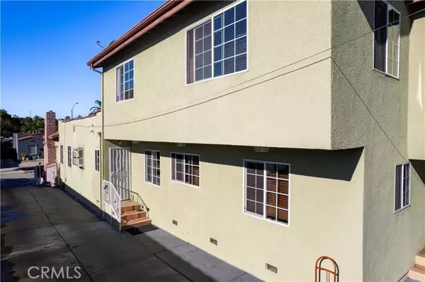 Los Angeles, CA 90039,3241 Madera Avenue