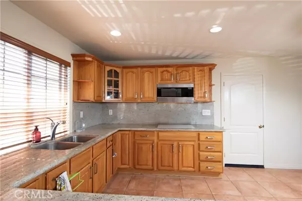 Los Angeles, CA 90039,3241 Madera Avenue