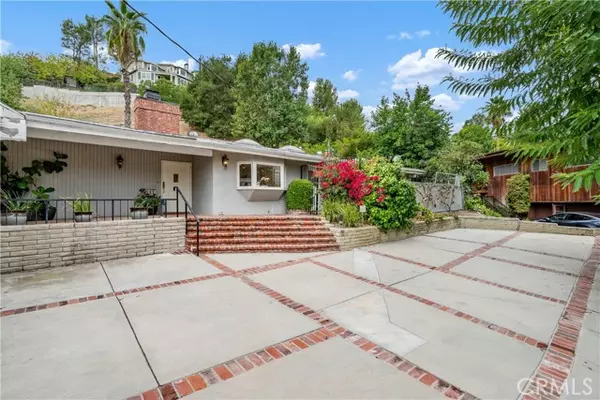 Woodland Hills (los Angeles), CA 91364,5111 San Feliciano