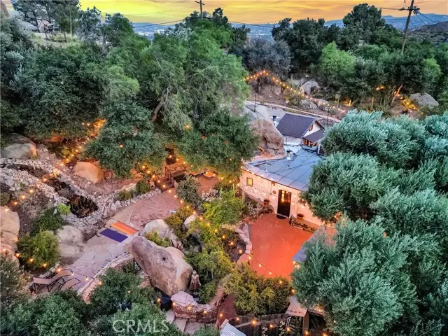 110 Box Canyon, Canoga Park (los Angeles), CA 91304