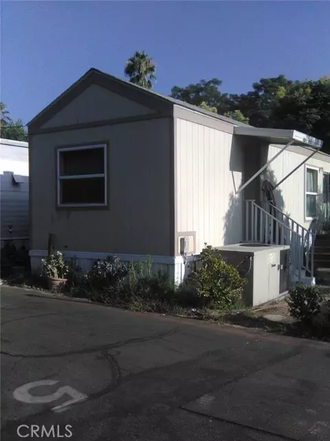 Sunland (los Angeles), CA 91040,10799 Sherman Grove Avenue #18