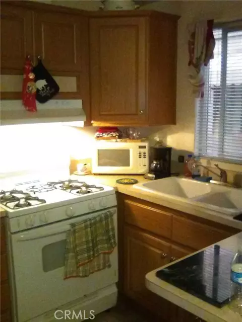 Sunland (los Angeles), CA 91040,10799 Sherman Grove Avenue #18