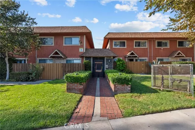 Panorama City (los Angeles), CA 91402,14265 Terra Bella St #10