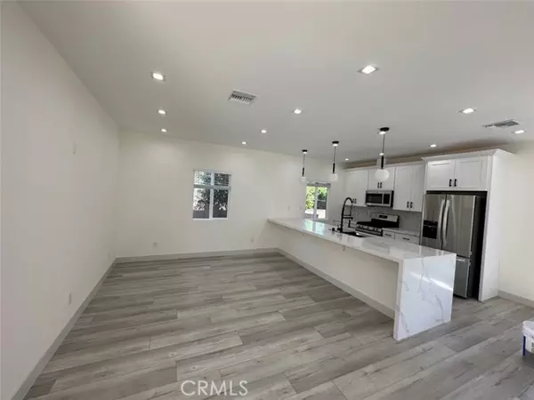 West Hills (los Angeles), CA 91307,23236 Vanowen