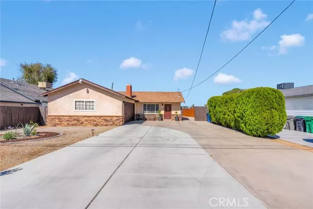 5327 W Avenue L2, Lancaster, CA 93536