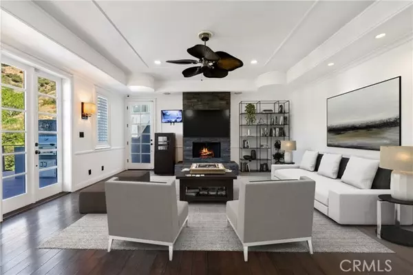 Los Angeles, CA 90069,8655 Hillside Avenue