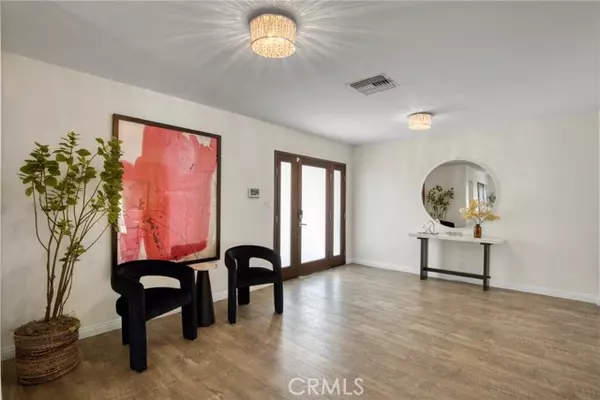 Encino (los Angeles), CA 91316,17941 Emelita Street