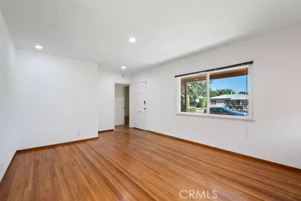 Sherman Oaks, CA 91411,5623 CEDROS Avenue