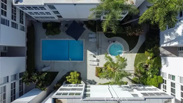 Sherman Oaks, CA 91423,14144 Dickens #216