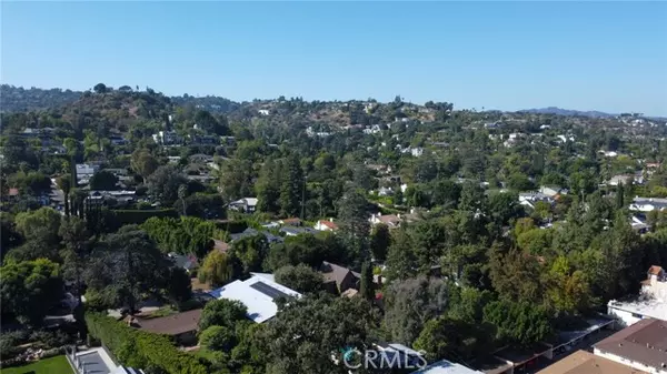 Sherman Oaks, CA 91423,14144 Dickens #216
