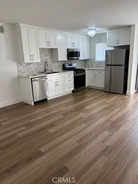 Tarzana (los Angeles), CA 91356,18530 Hatteras Street #326