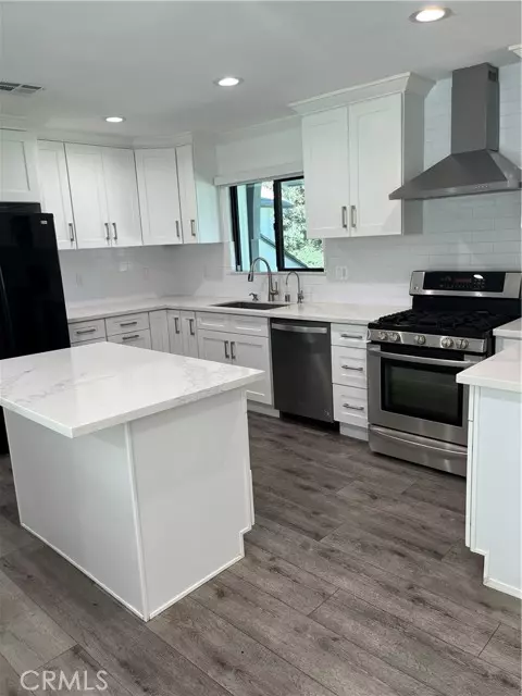 Northridge (los Angeles), CA 91325,17360 Lemac