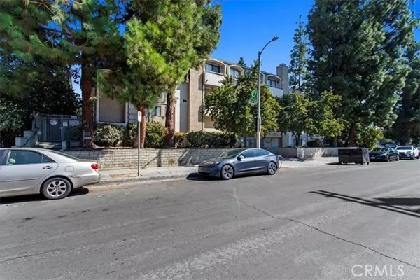 7230 Kelvin Avenue #6, Winnetka (los Angeles), CA 91306