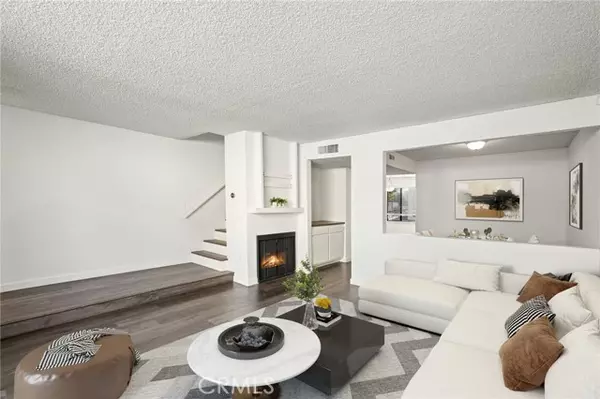 Woodland Hills (los Angeles), CA 91303,22038 Vanowen St. #215