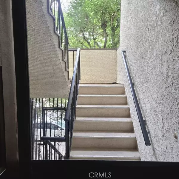 7605 Jordan Avenue #6, Canoga Park (los Angeles), CA 91304