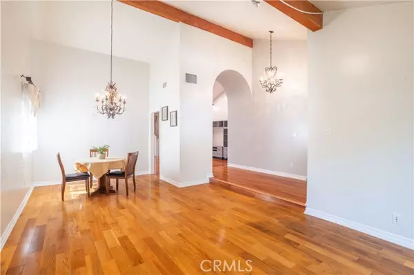 Valencia (santa Clarita), CA 91355,24302 Vistas Ridge