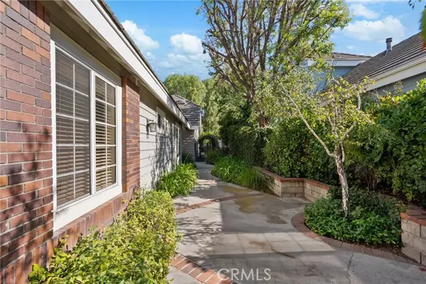 Valencia (santa Clarita), CA 91355,24050 Saint Moritz