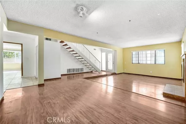 Reseda (los Angeles), CA 91335,7428 Bothwell Rd