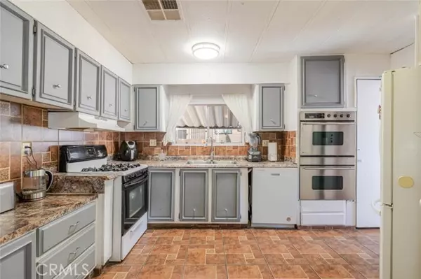 Palmdale, CA 93550,3255 E Avenue R