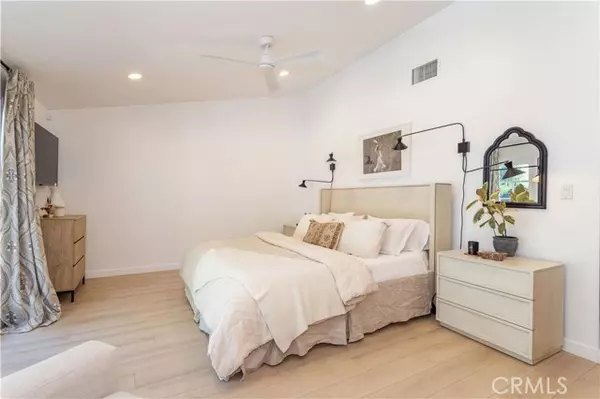 Woodland Hills (los Angeles), CA 91367,5910 Pat Avenue