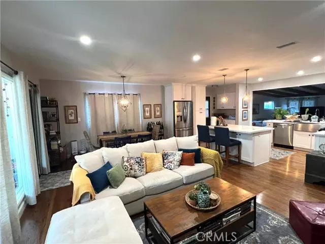 6110 E Walton, Long Beach, CA 90815