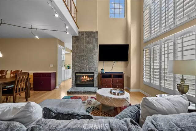 22371 Mission Circle, Chatsworth (los Angeles), CA 91311