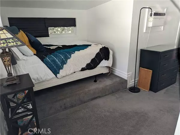 West Hills (los Angeles), CA 91304,725 Box Canyon Road