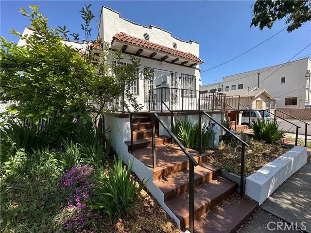 1528 N Alexandria, Los Angeles, CA 90027