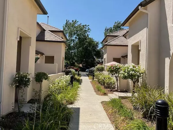 Valencia (santa Clarita), CA 91354,28629 Pietro Drive