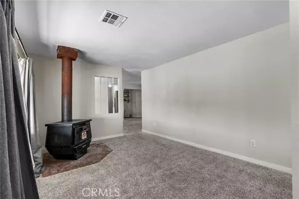 Lancaster, CA 93536,47322 180th