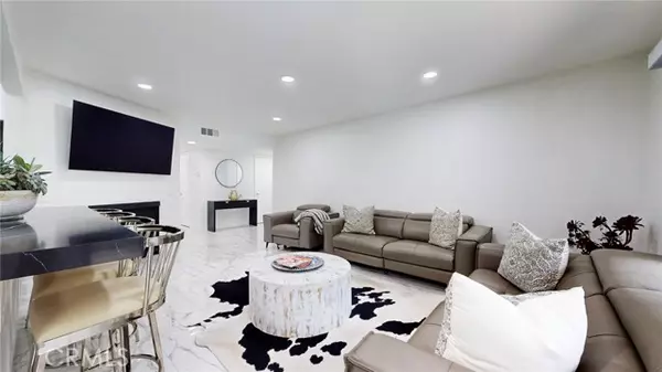 Calabasas, CA 91302,4632 Park Granada #93