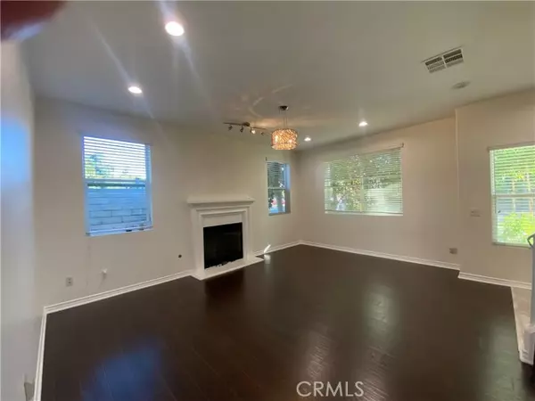 Reseda (los Angeles), CA 91335,19303 Cohasset Street