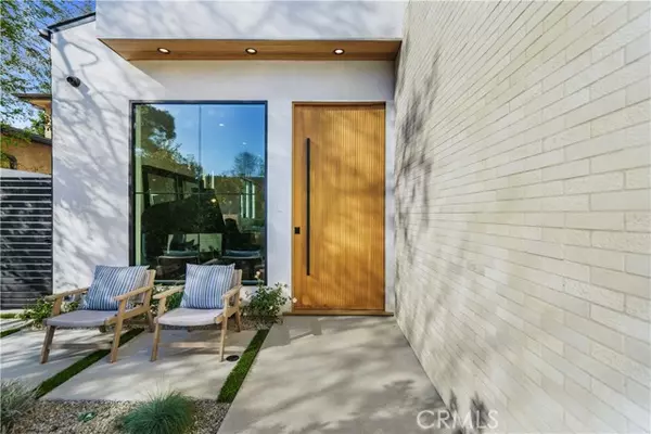 Studio City (los Angeles), CA 91604,12207 Valleyheart Drive